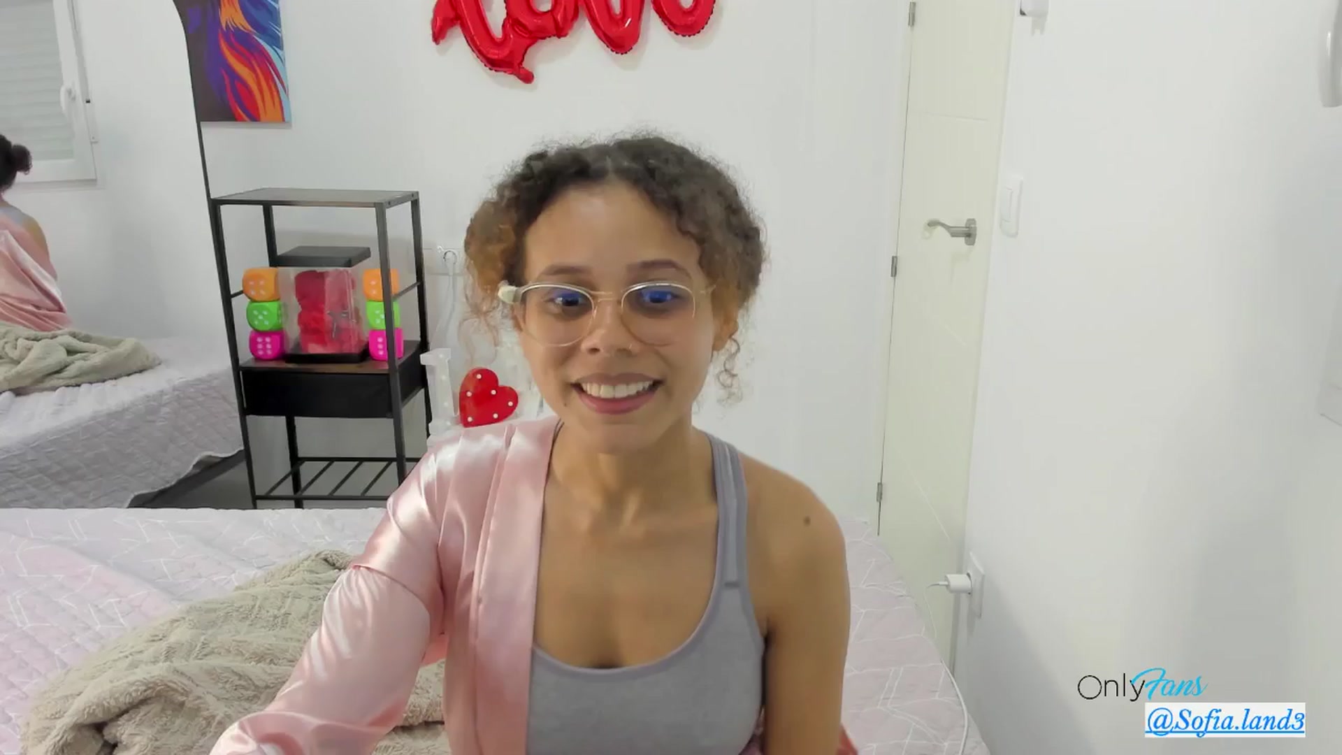 pamela_land video thumbnail