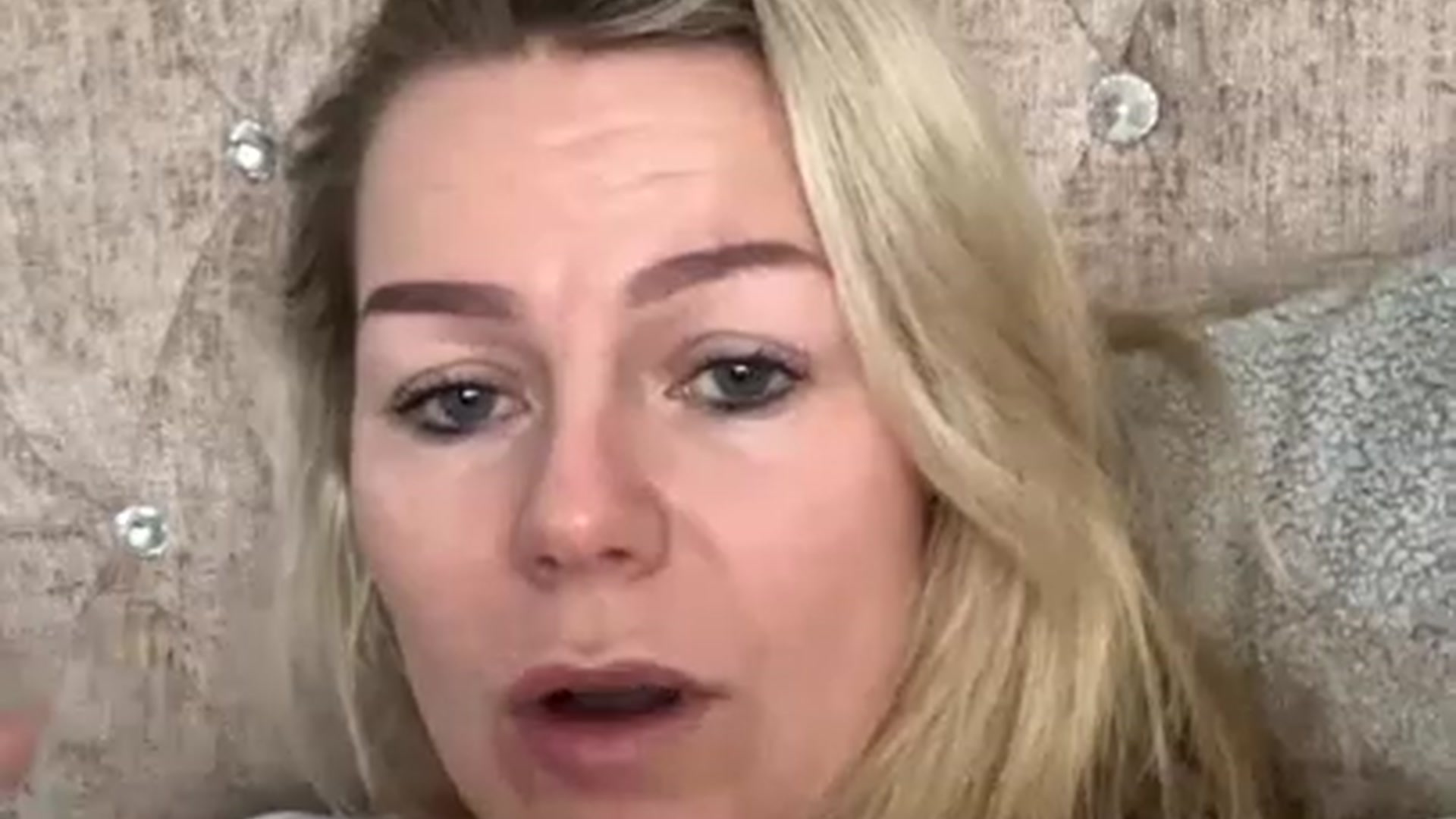 LaraLaughs video thumbnail