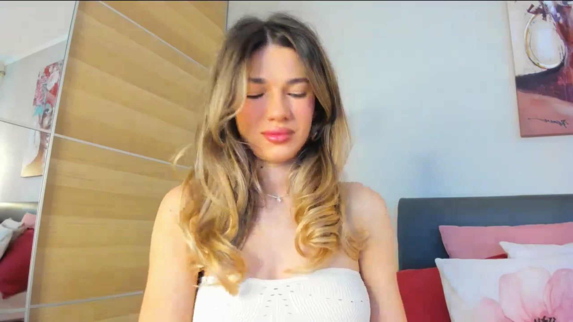 Dariadely video thumbnail