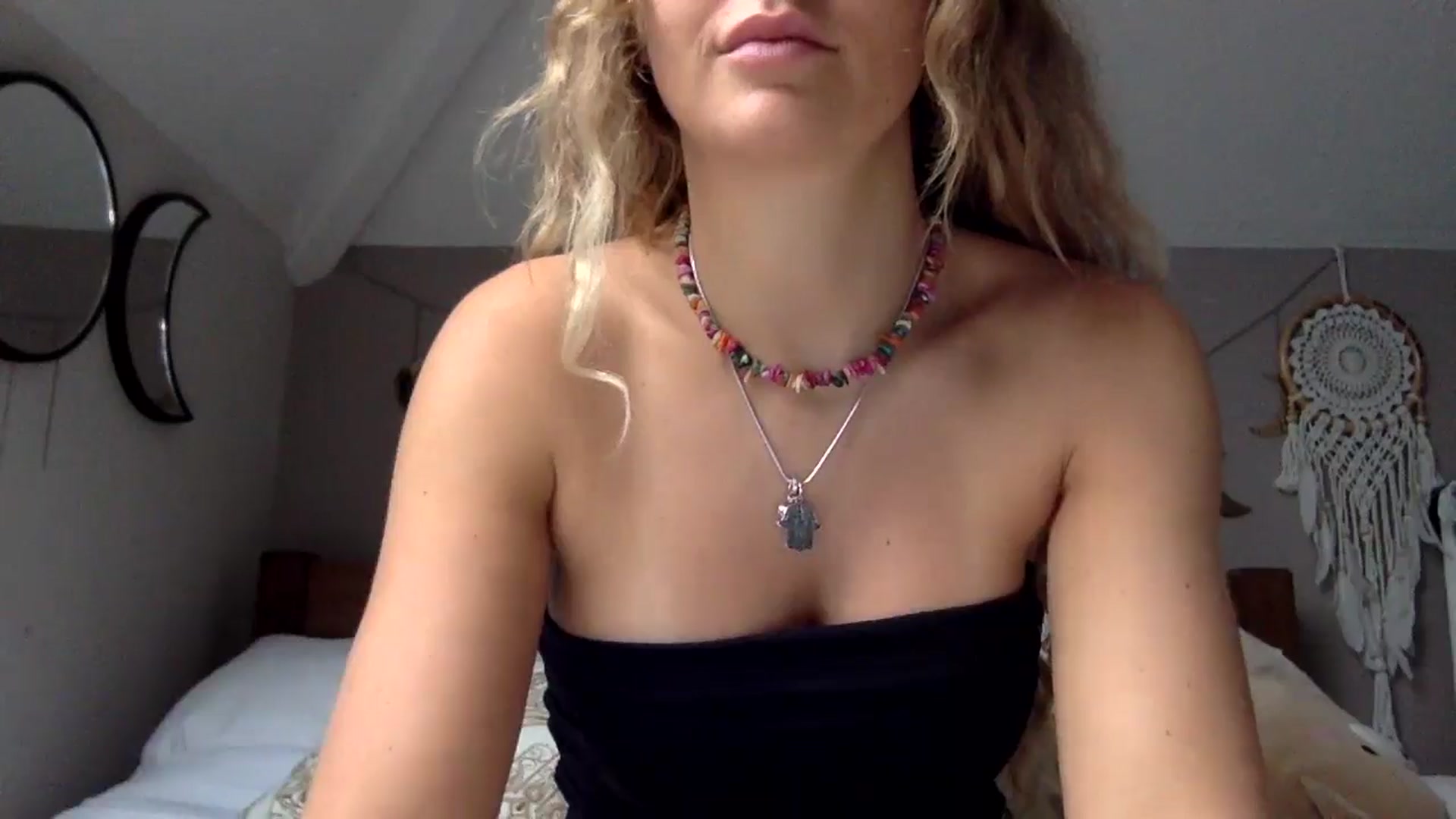 Angeleska video thumbnail