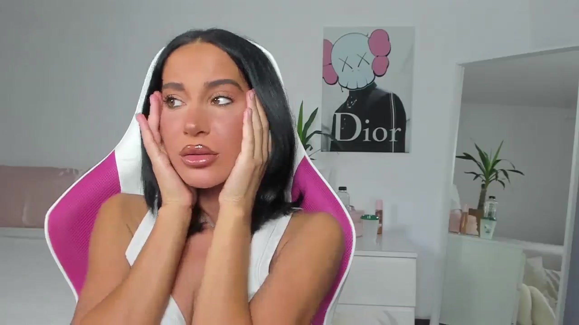 Qarinah video thumbnail