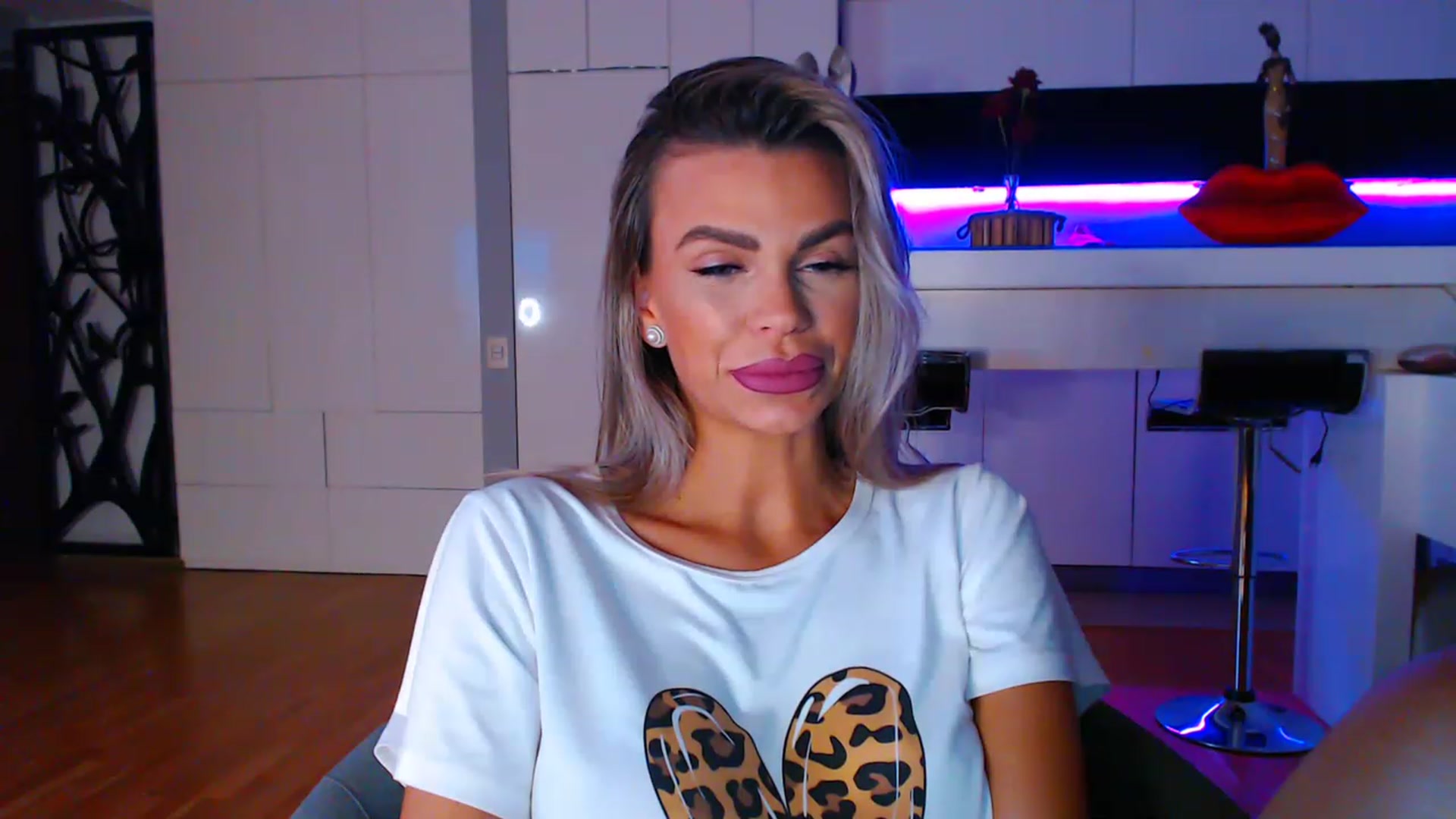 D_y_y video thumbnail