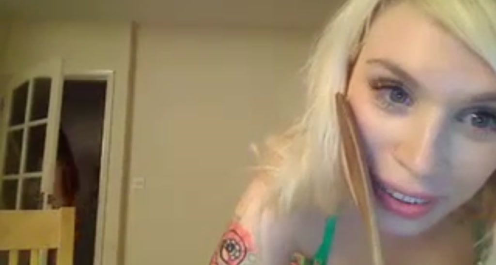 HollyWould_x video thumbnail
