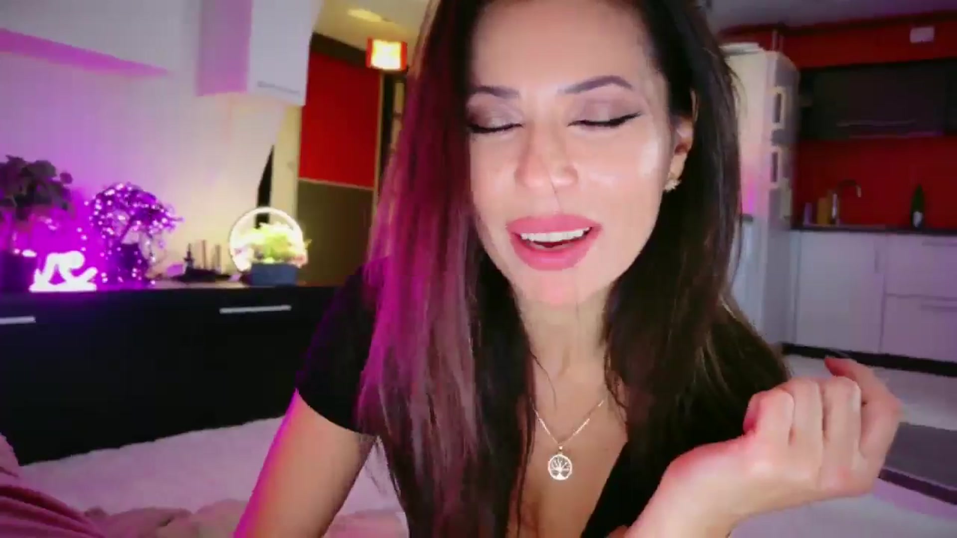 SmileyTinaa video thumbnail