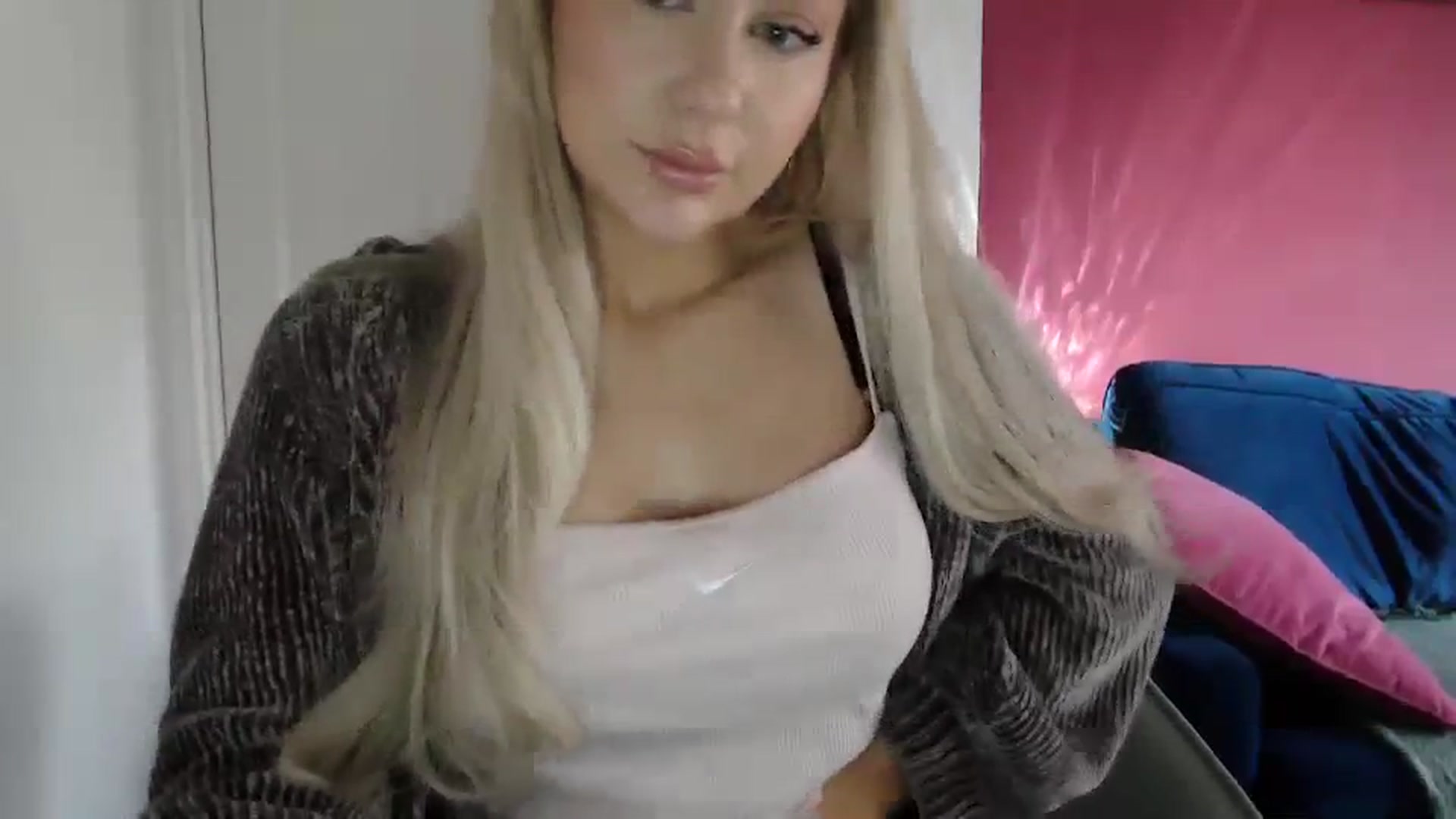 PetiteAvax video thumbnail