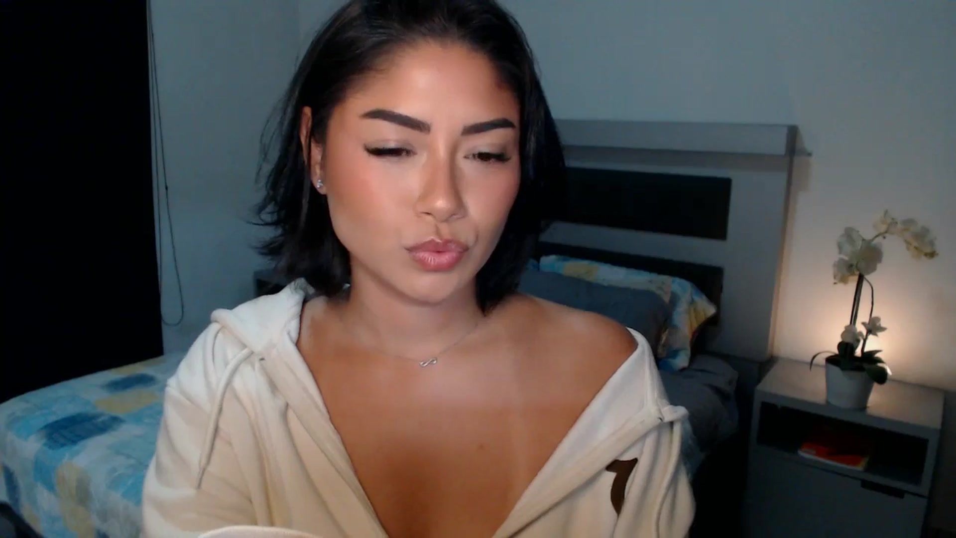 YourGoddessLu video thumbnail