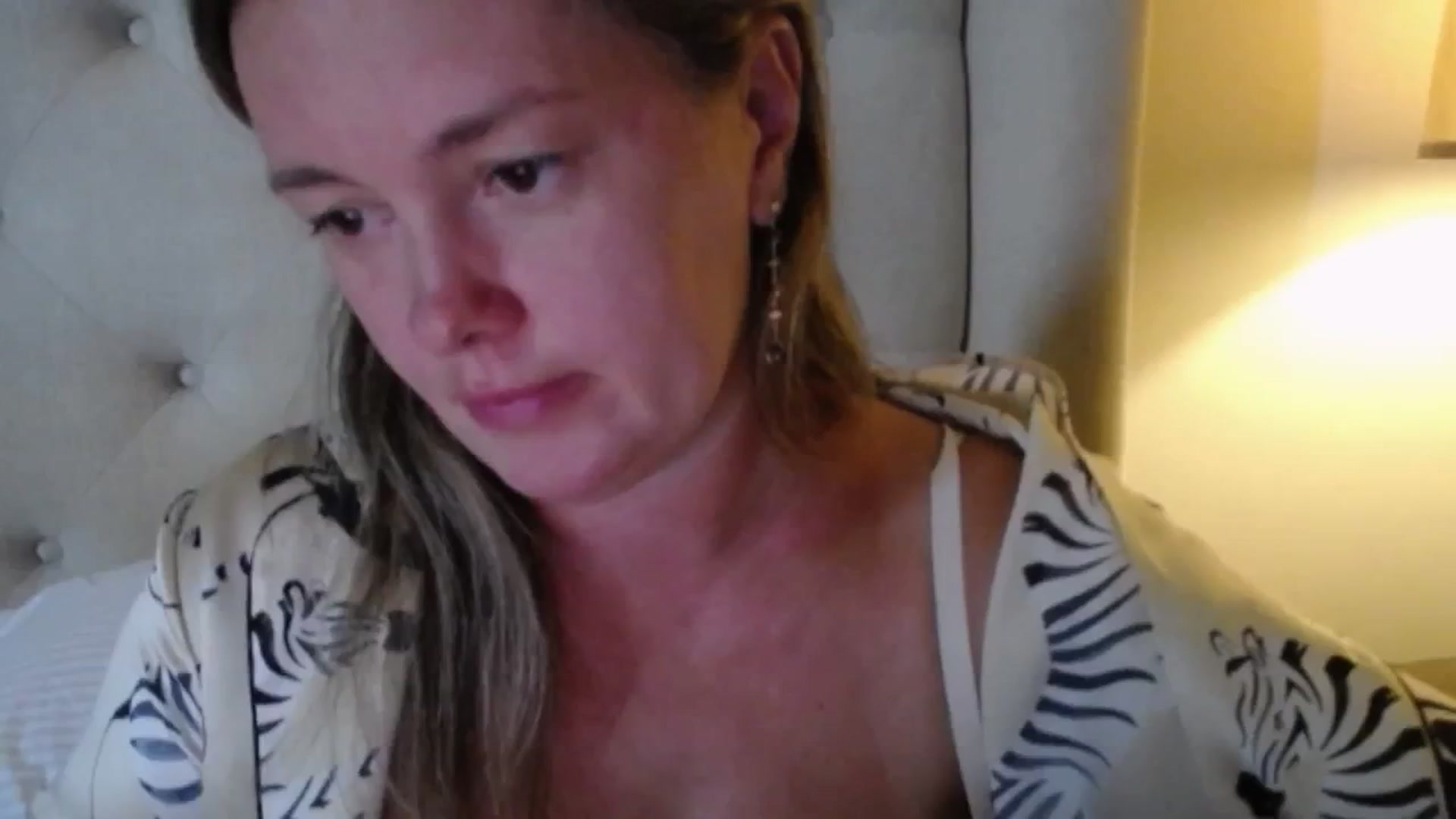 J0llye video thumbnail