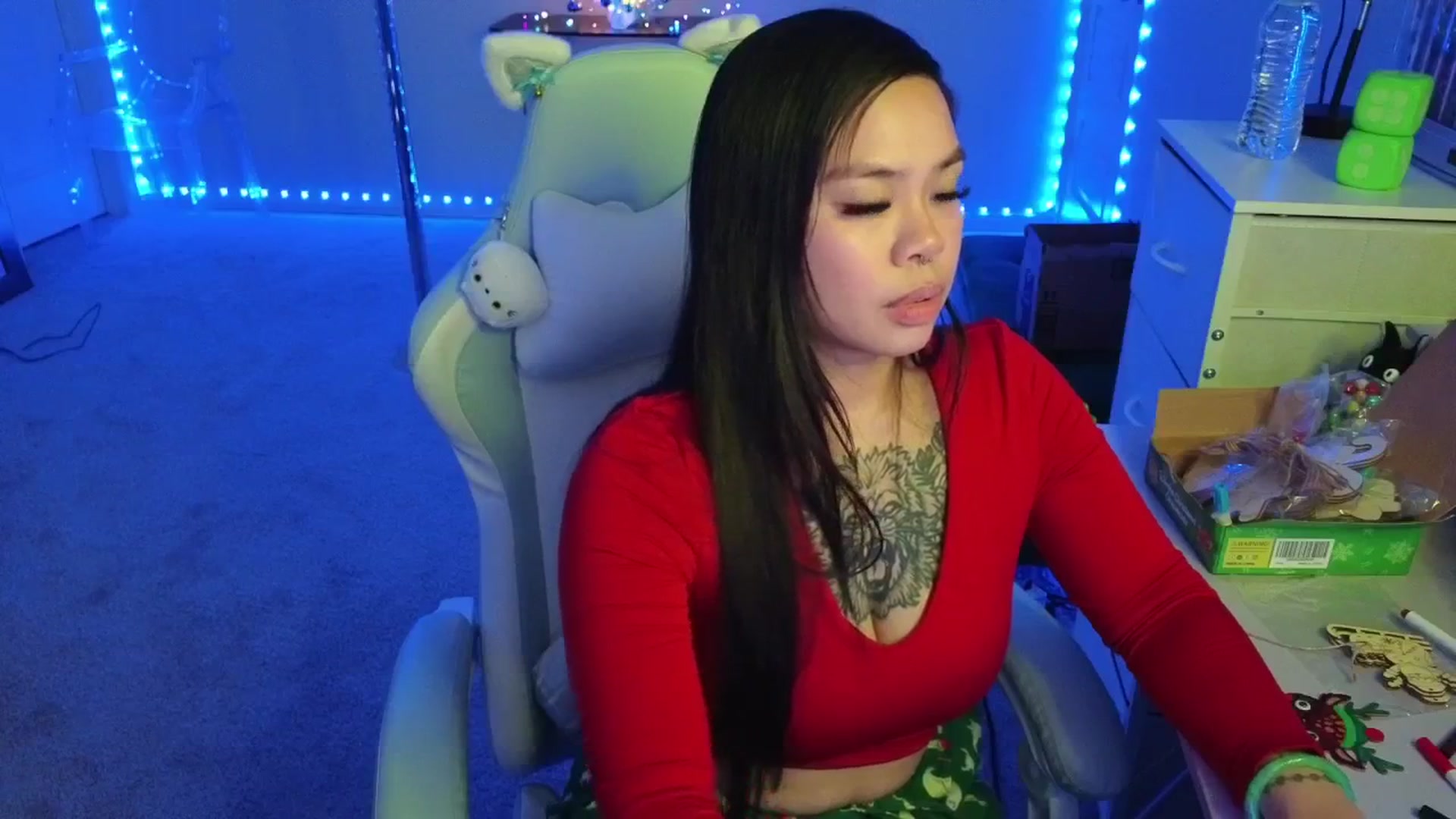 dolllface video thumbnail