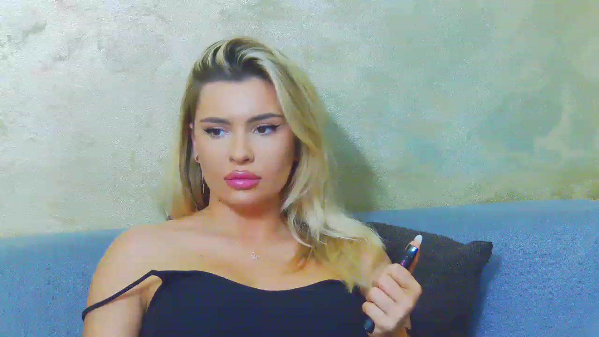 EmilyLax video thumbnail