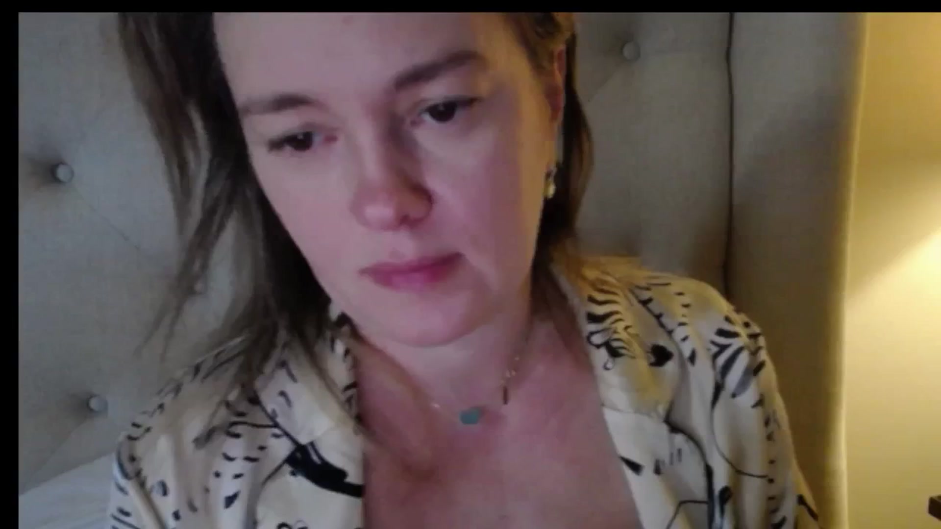 J0llye video thumbnail