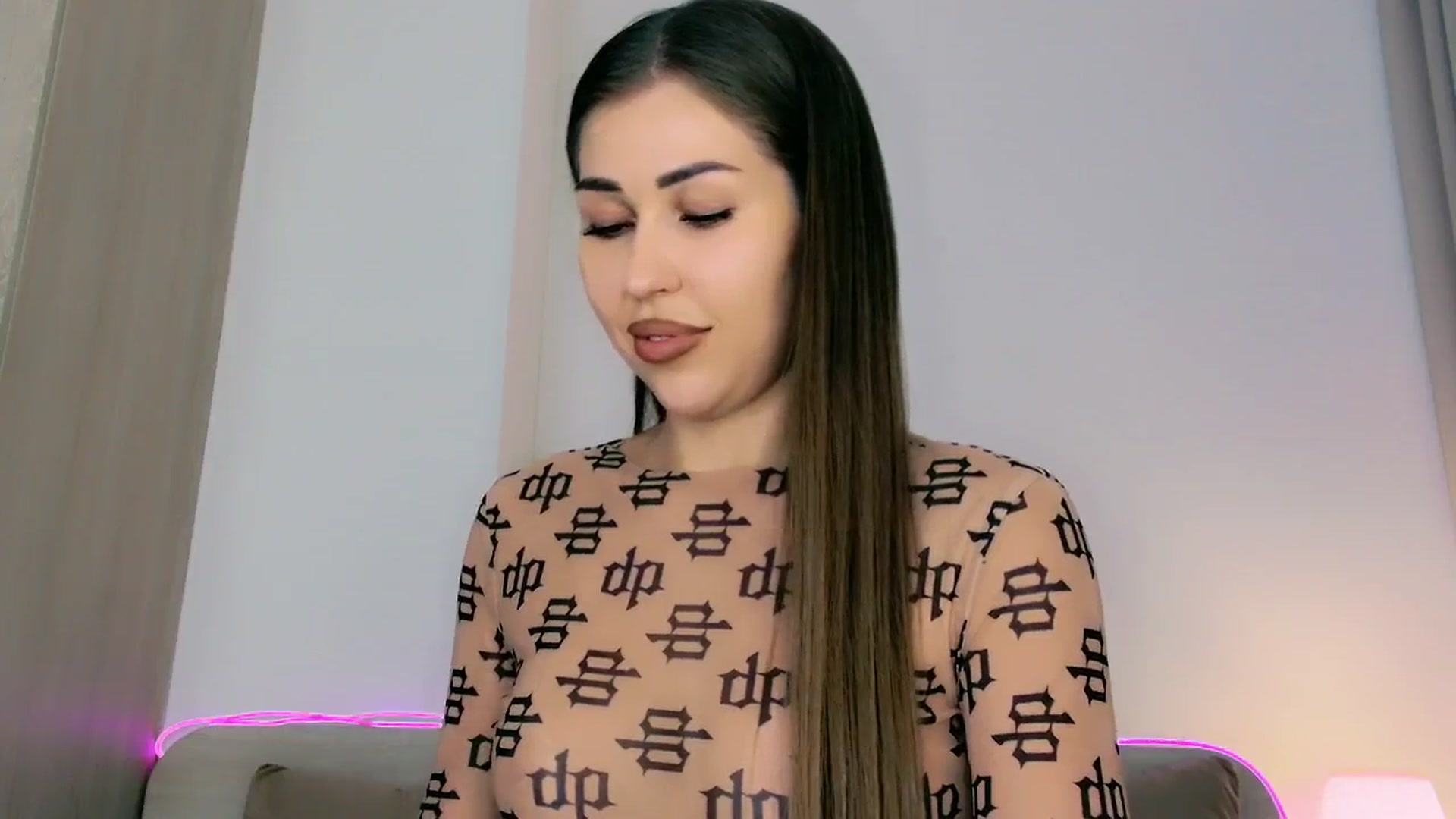 mia4sin video thumbnail