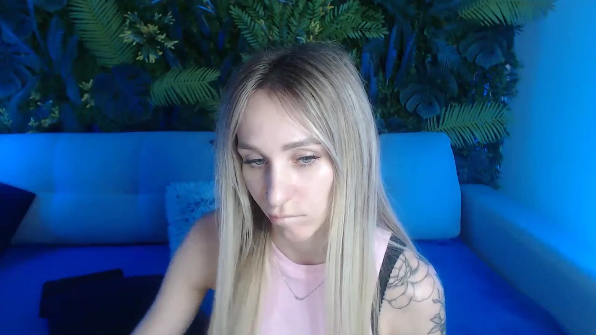 Horny_Blond video thumbnail