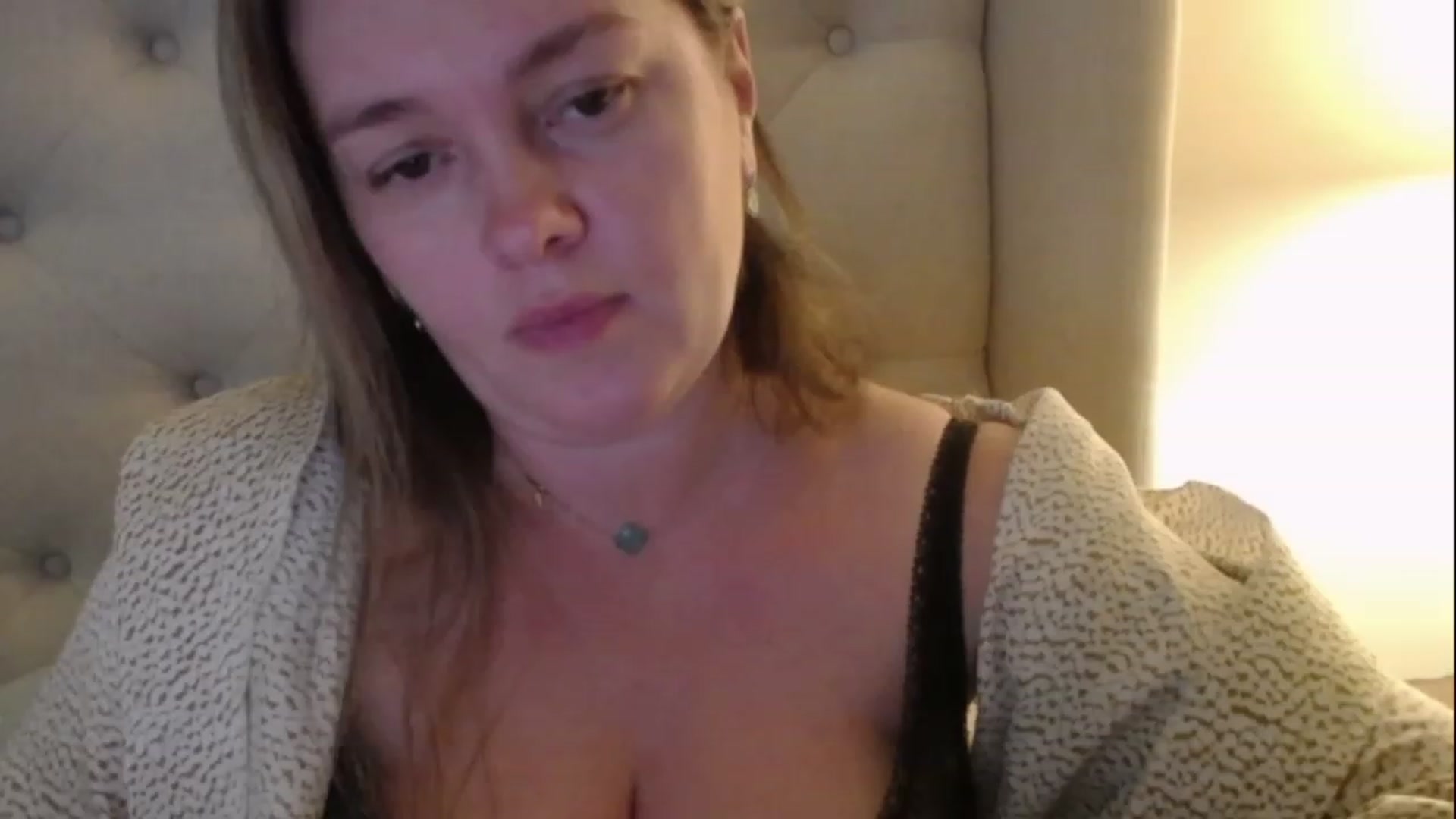 J0llye video thumbnail