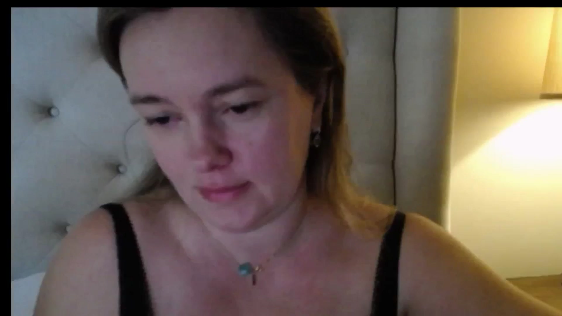 J0llye video thumbnail