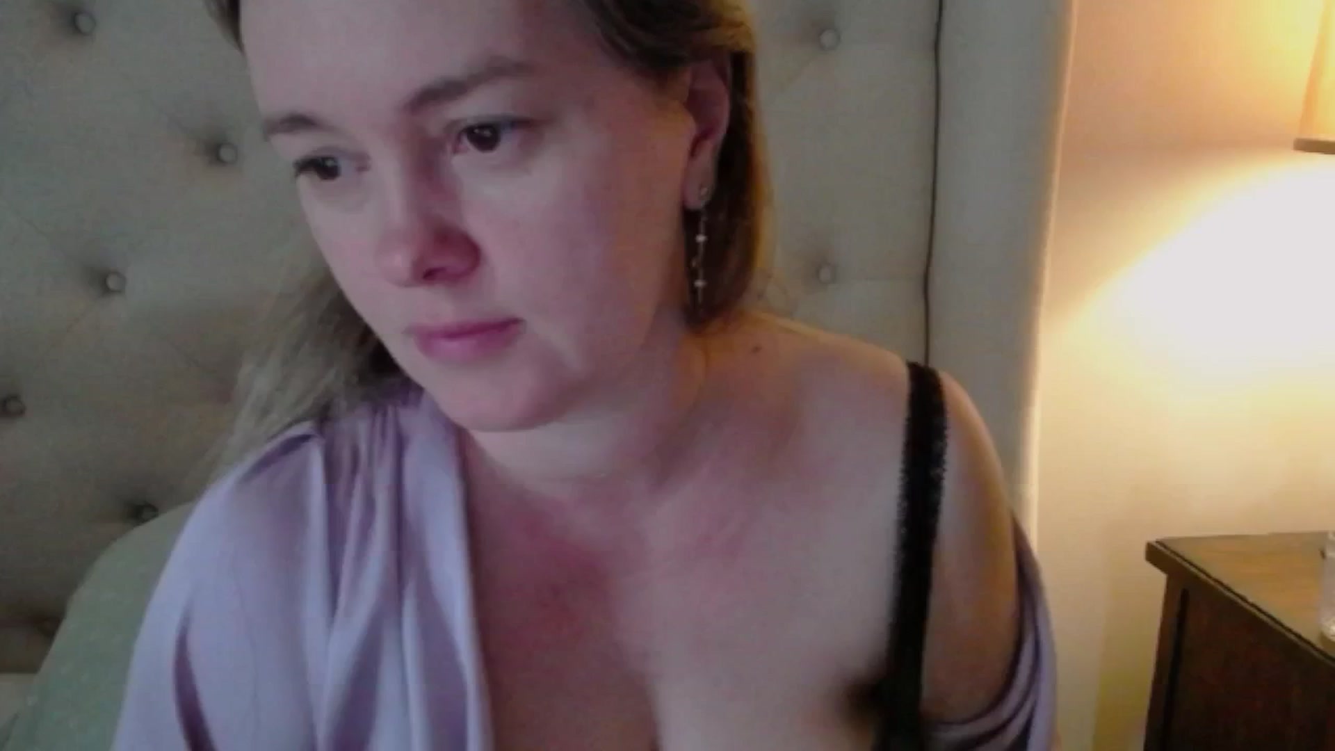 J0llye video thumbnail