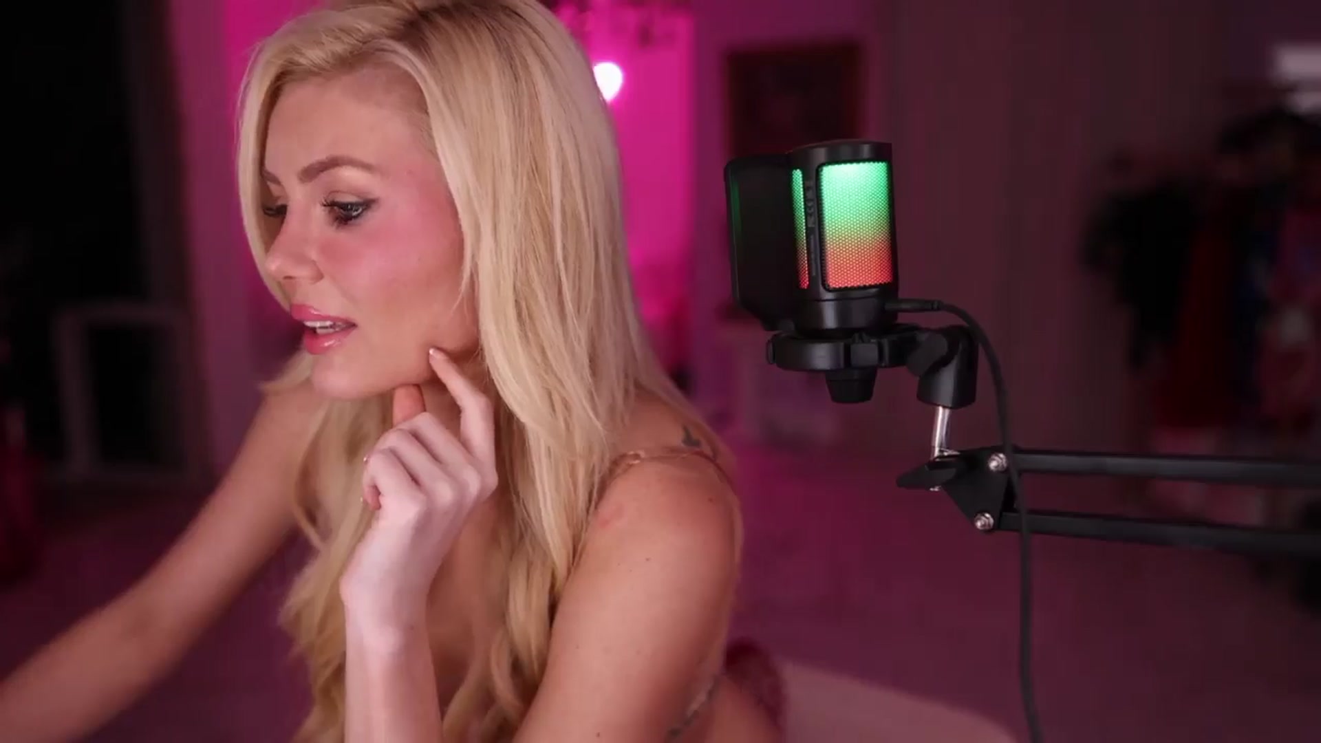 Elainaa video thumbnail