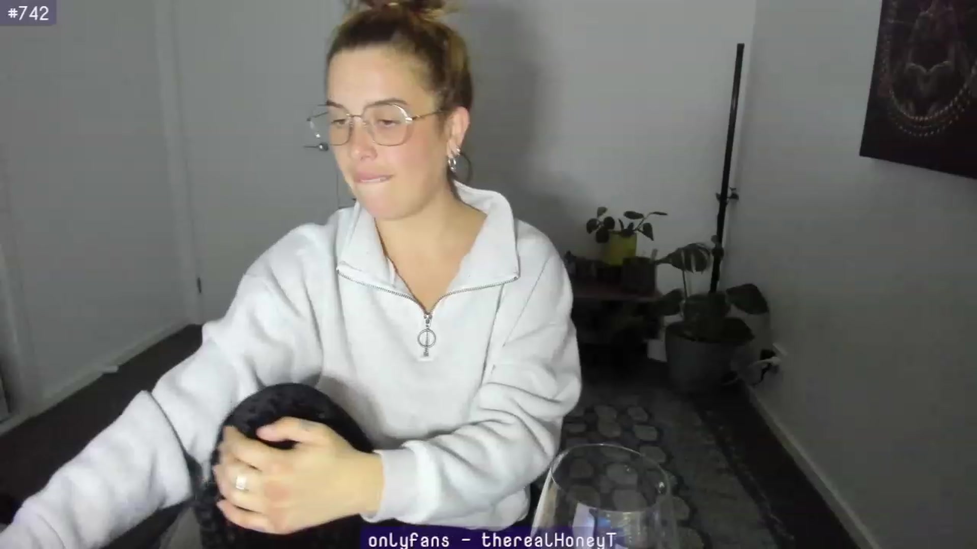 HoneyTits_ video thumbnail