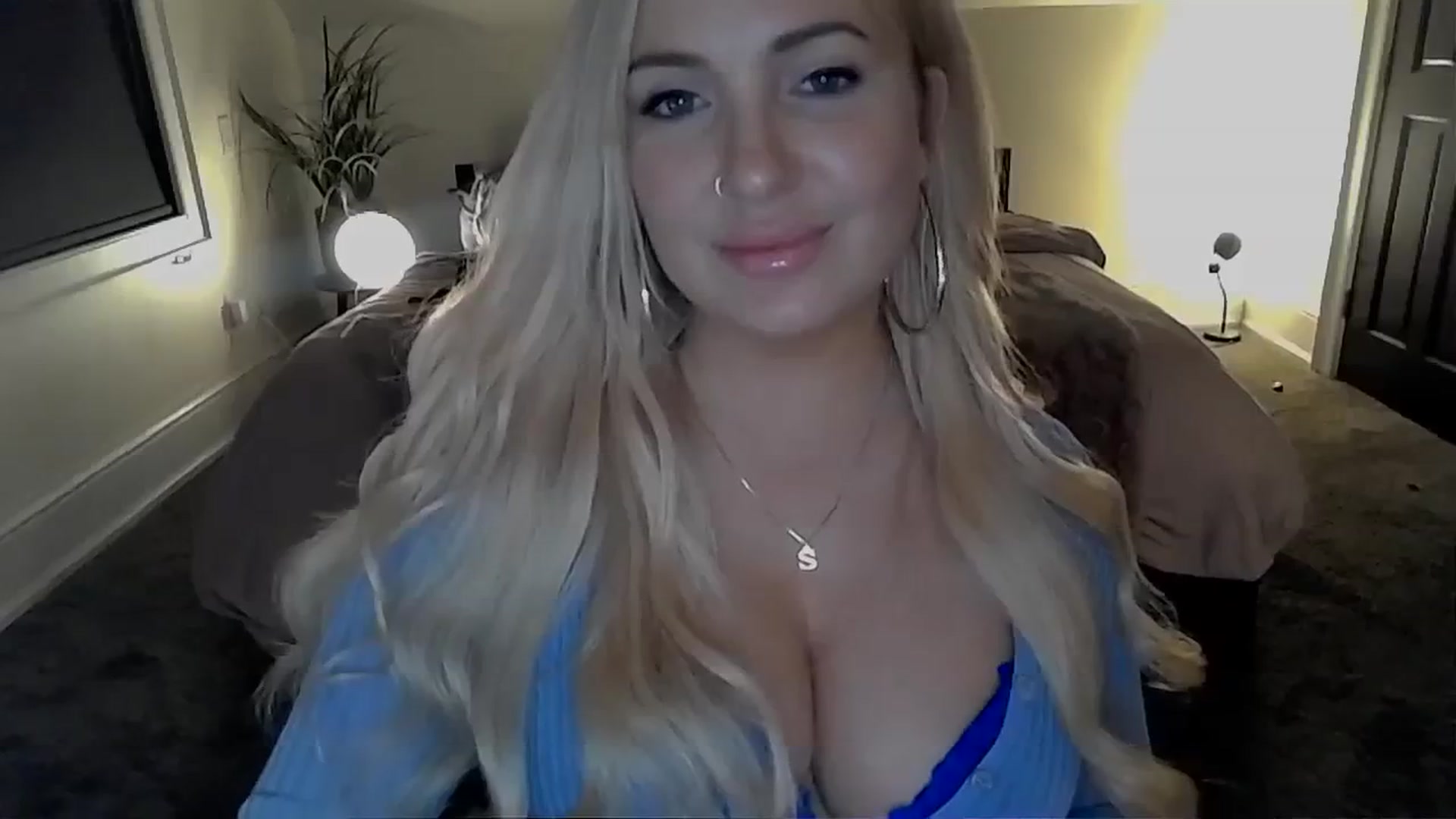 A1_Scarlett video thumbnail