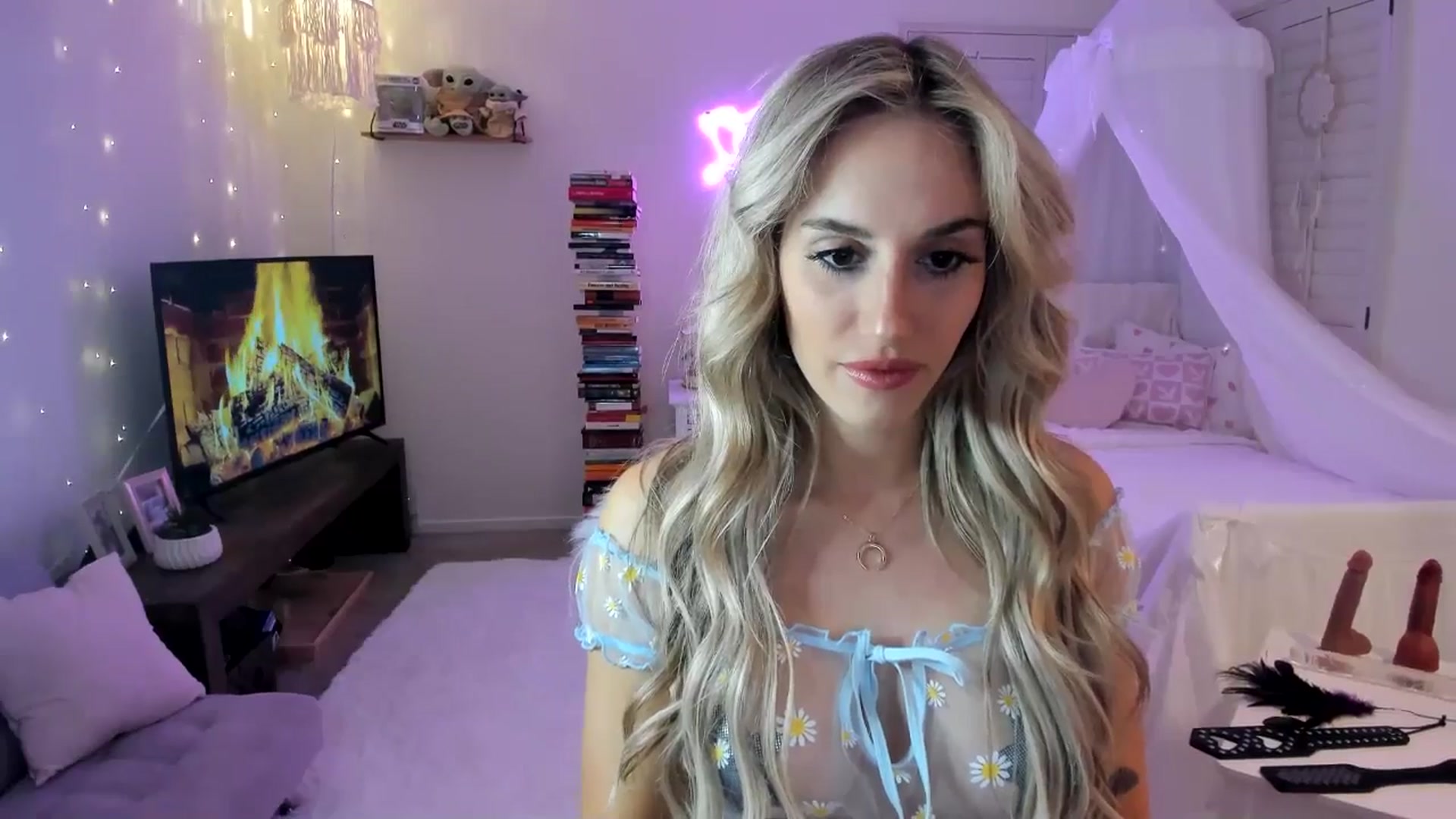 LillieQ video thumbnail