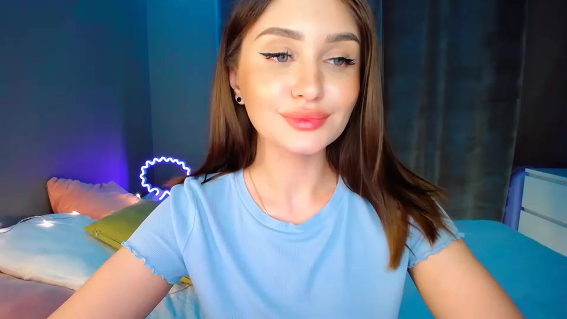 DollGlamourr video thumbnail