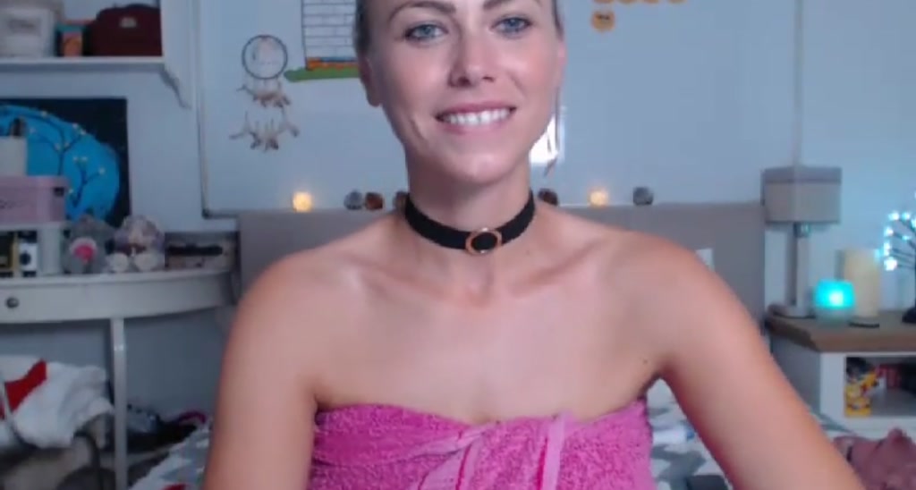 Ami_White video thumbnail