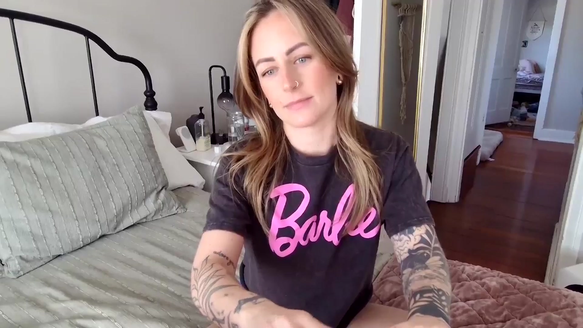 Lena_bee video thumbnail