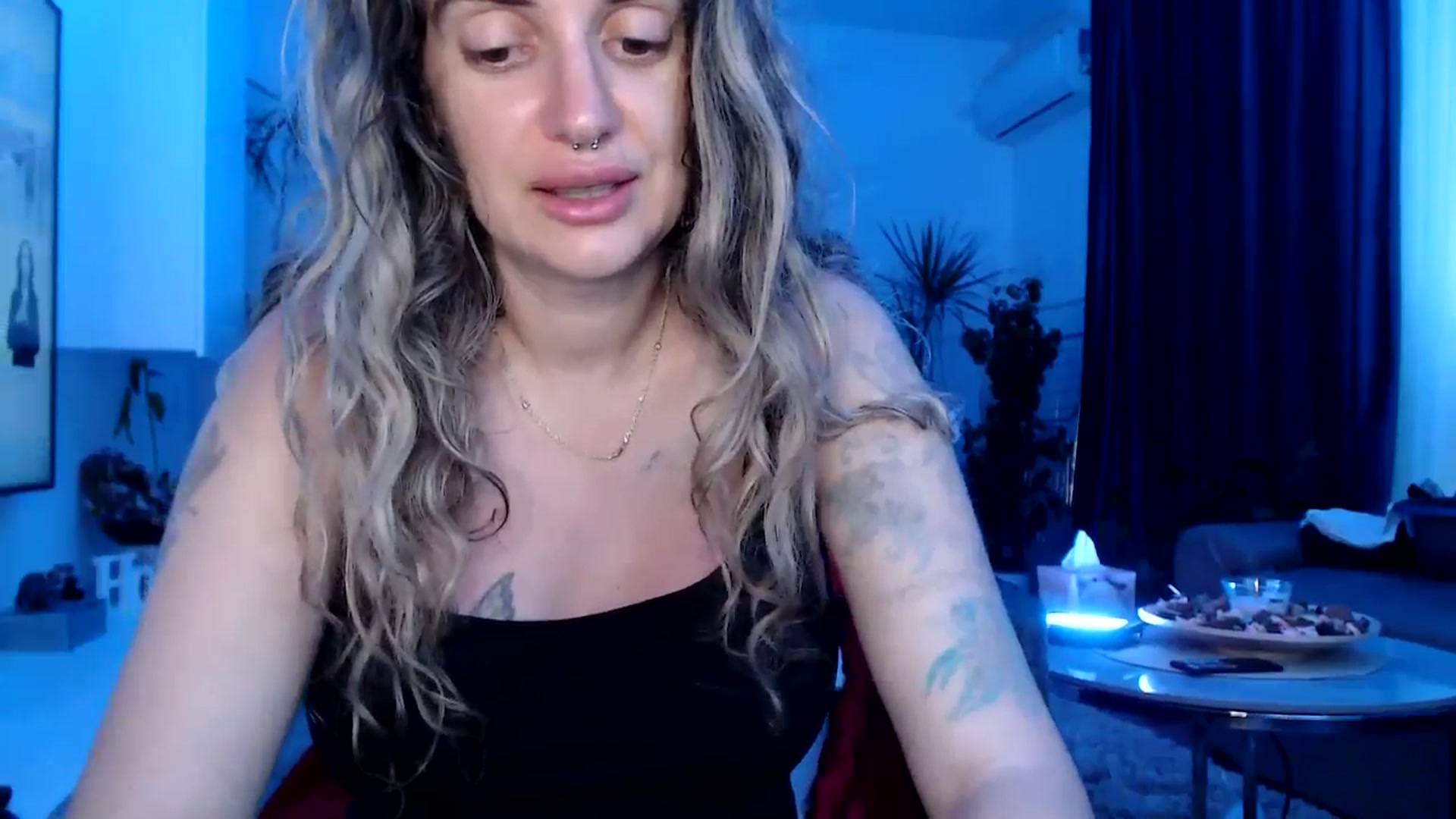 MissDivinna video thumbnail