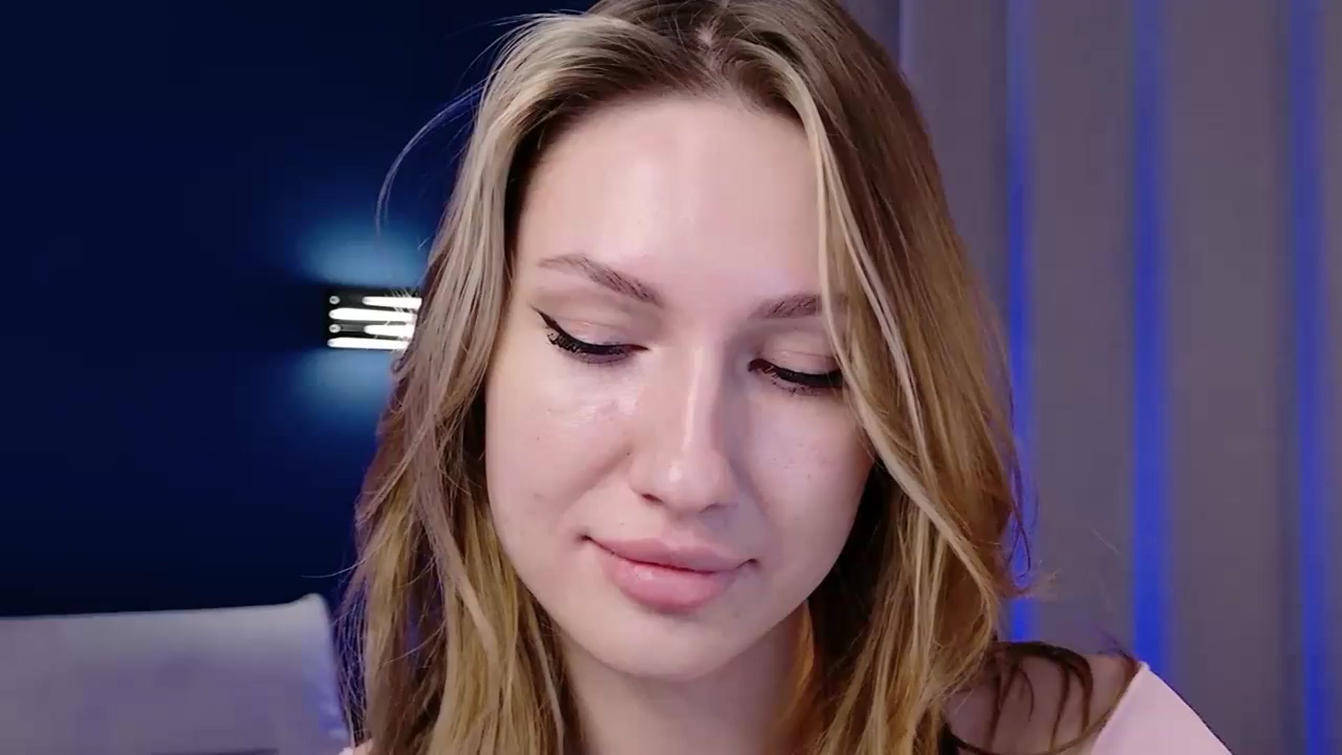 LovelyGin video thumbnail