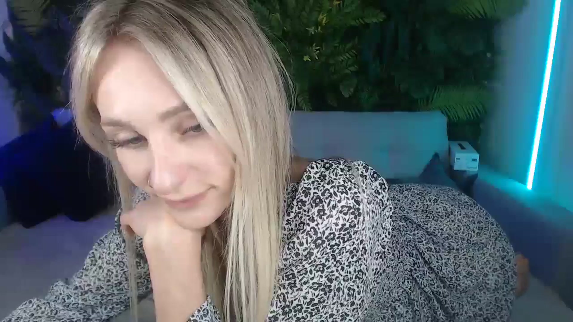 Horny_Blond video thumbnail