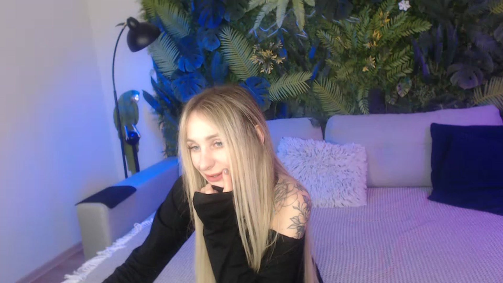 Horny_Blond video thumbnail
