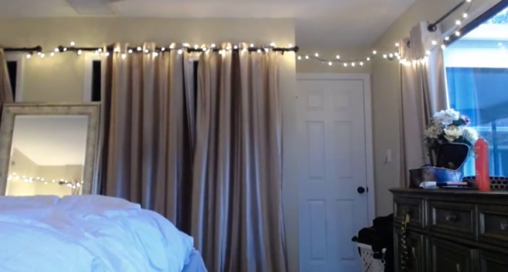 Skye_Evans_ video thumbnail
