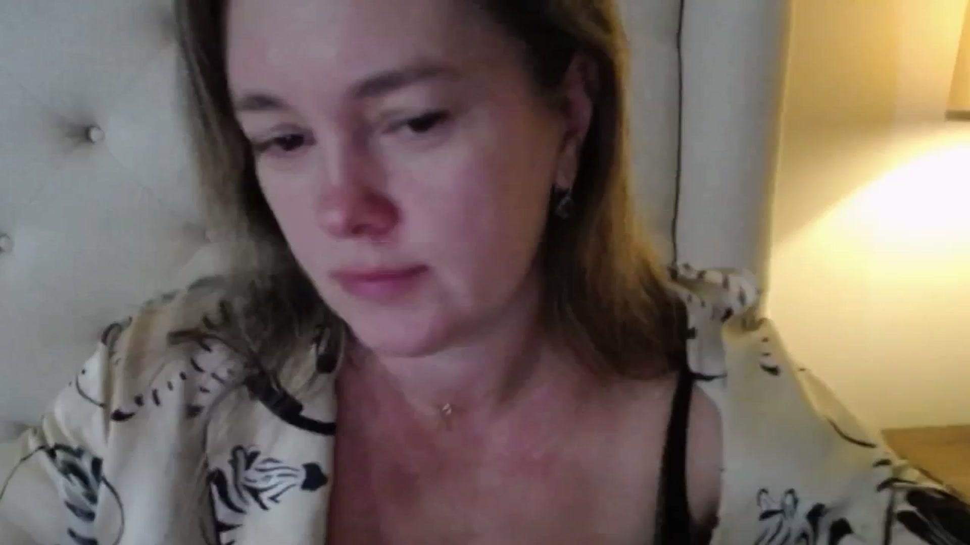 J0llye video thumbnail