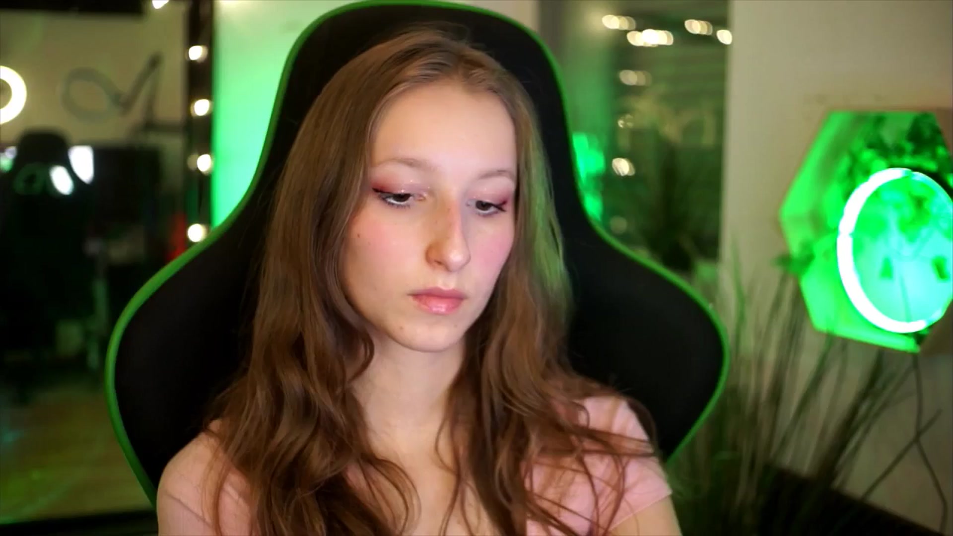 Kira9 video thumbnail