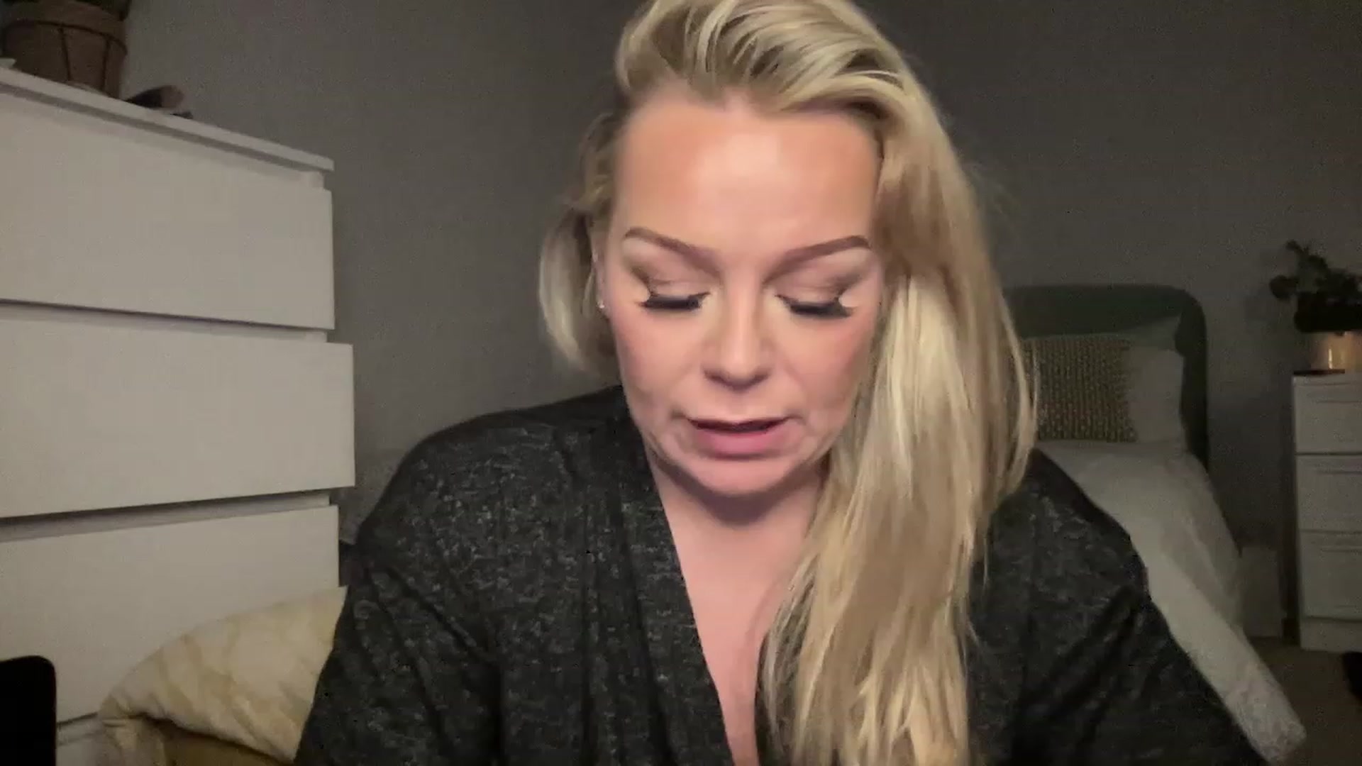 LaraLaughs video thumbnail