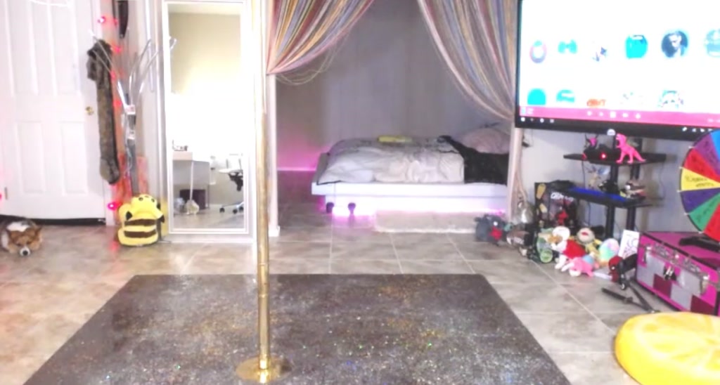 MissMolly video thumbnail
