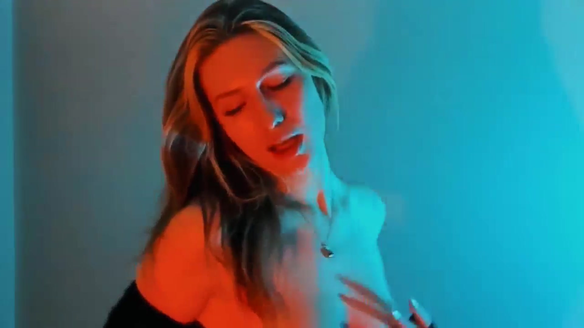 LovelyGin video thumbnail