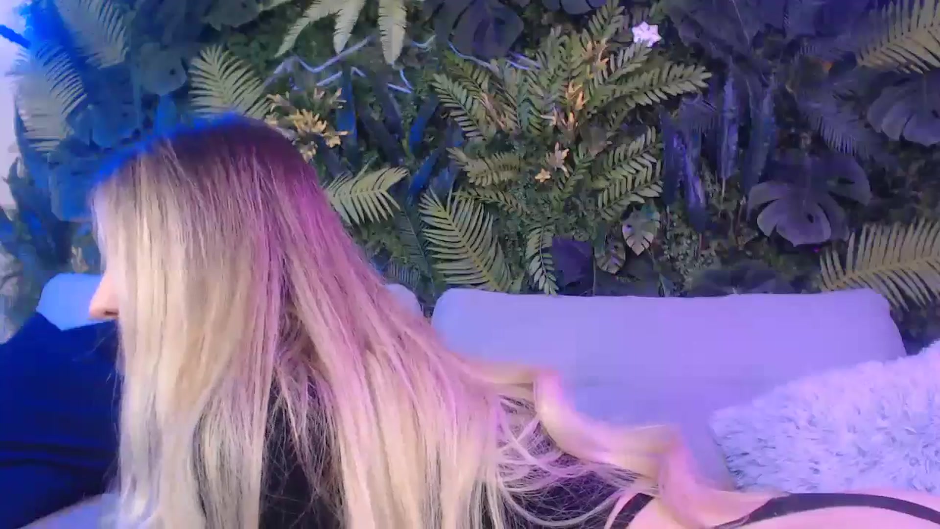 Horny_Blond video thumbnail