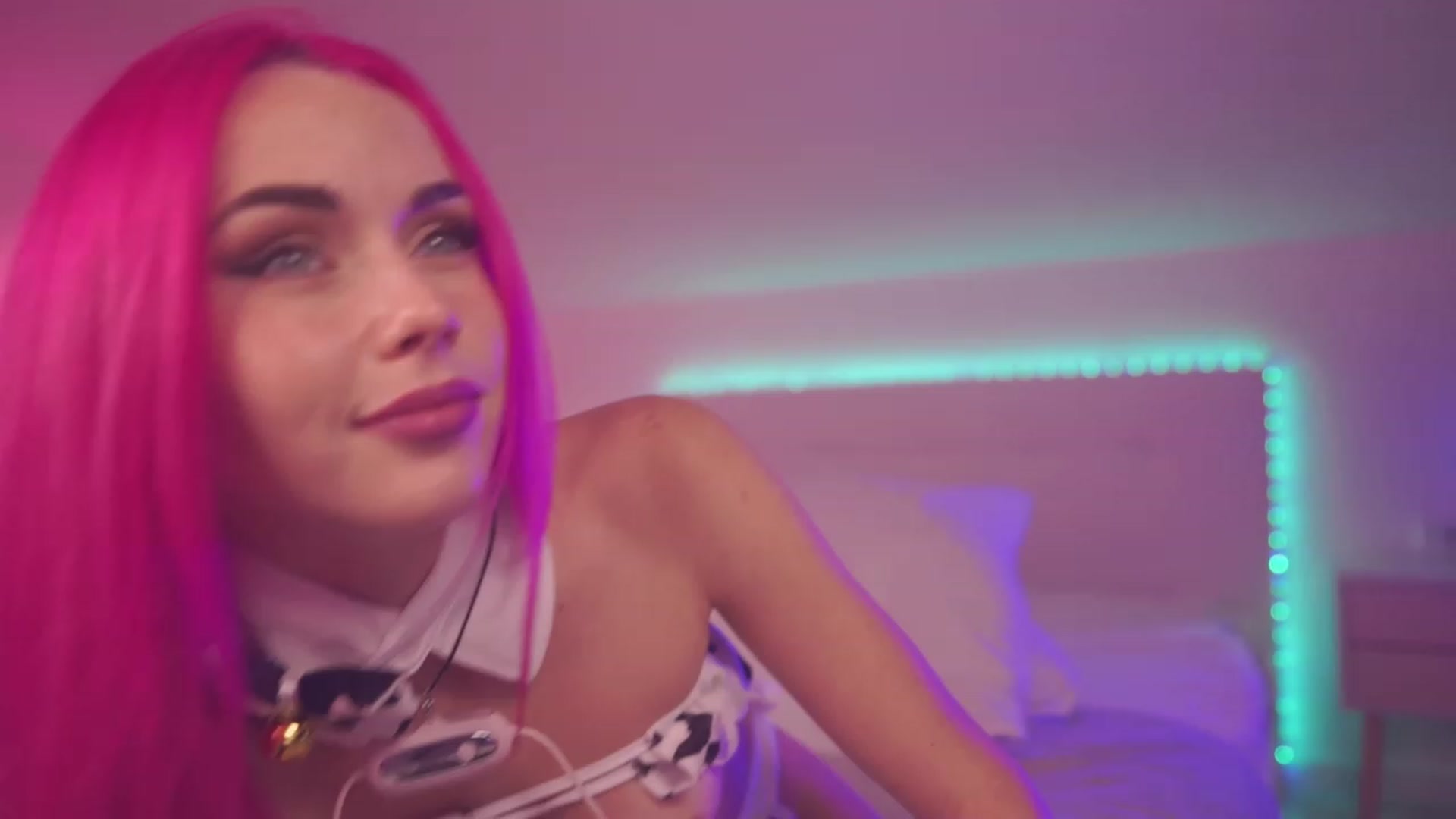 Sarah_Pink video thumbnail