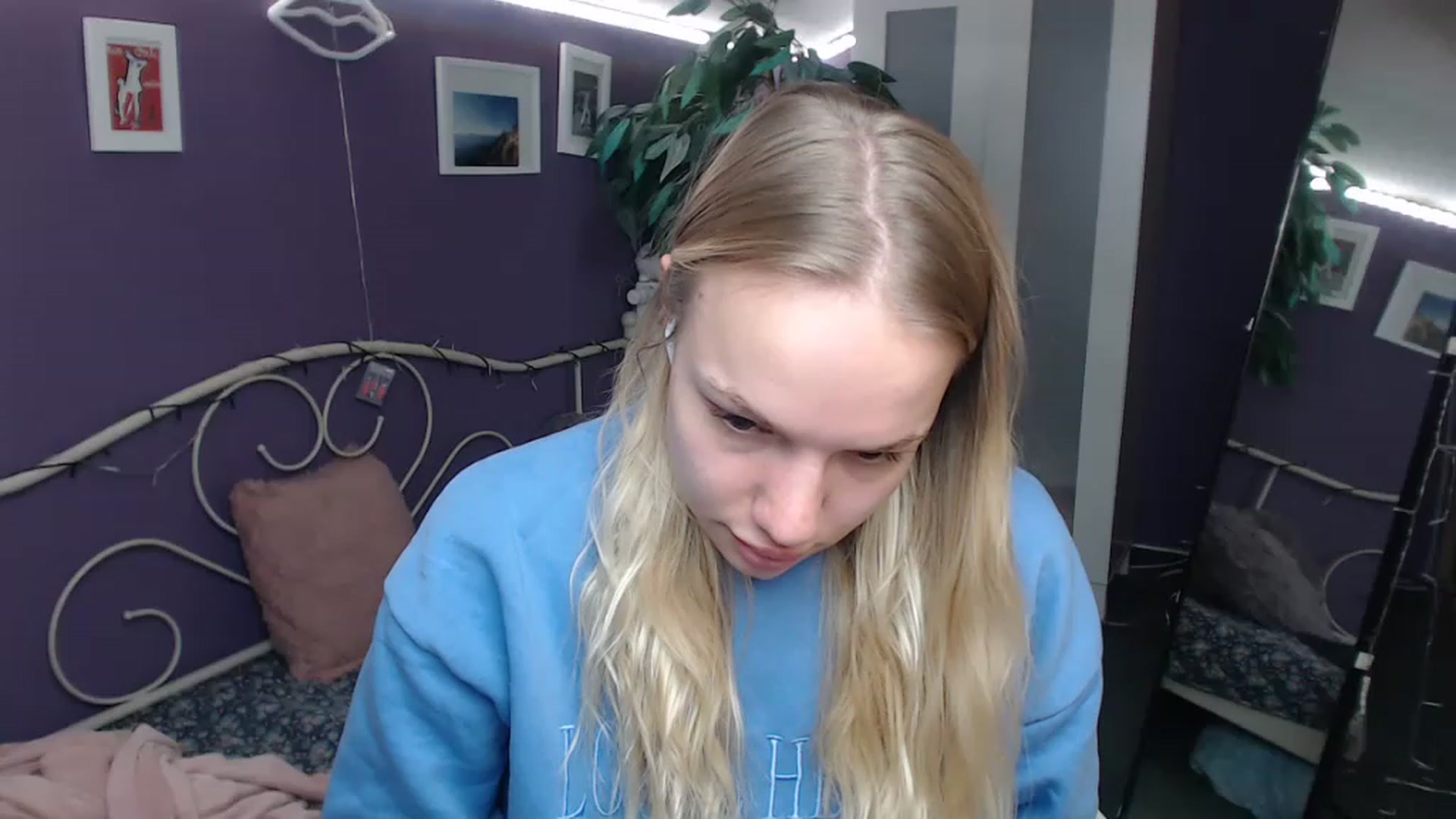 JoanQueen video thumbnail