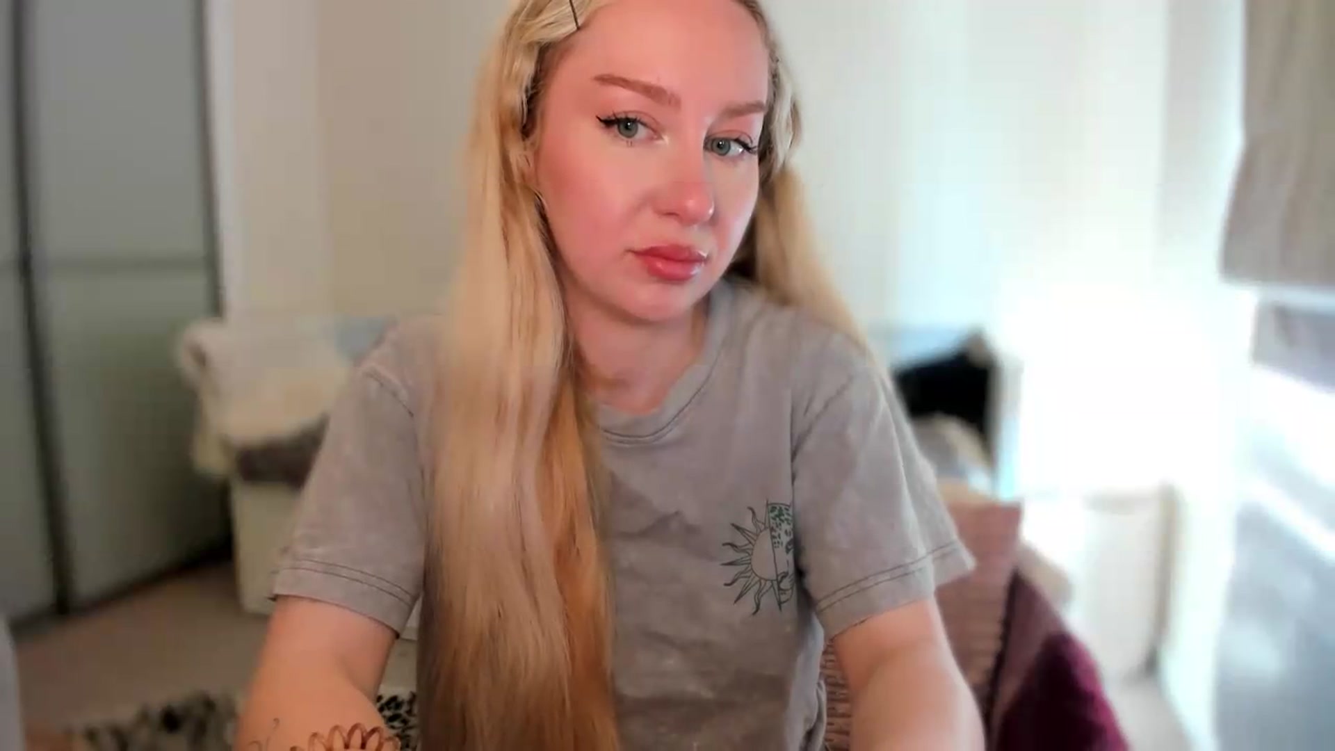 pixelatedgirl video thumbnail