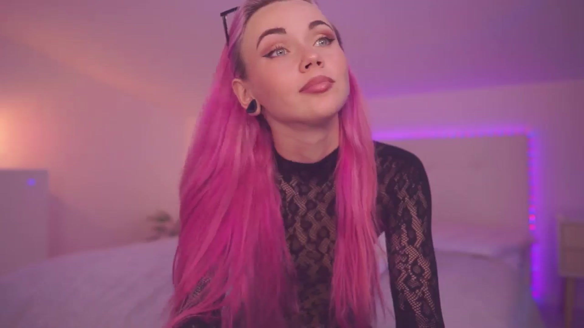 Sarah_Pink video thumbnail