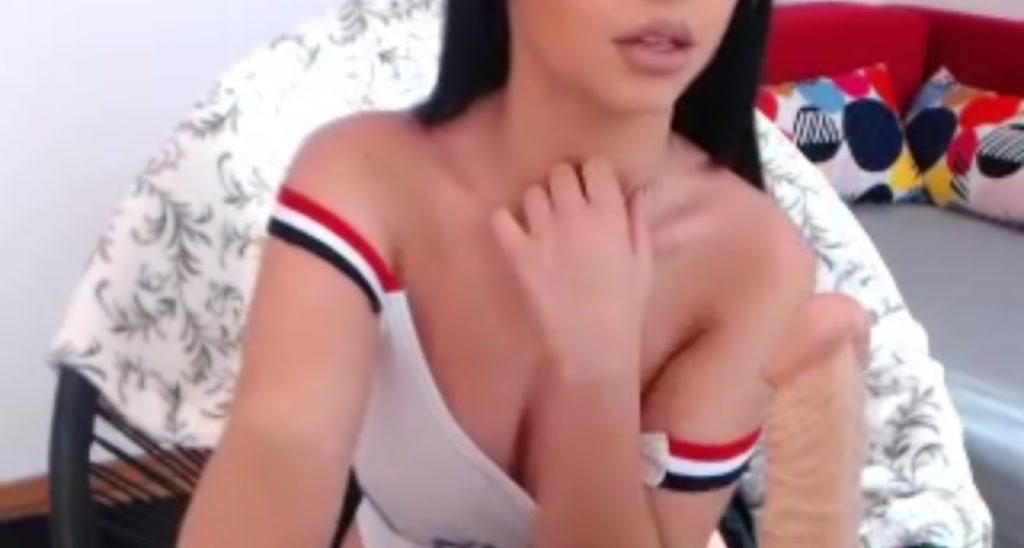 TinyKissable video thumbnail