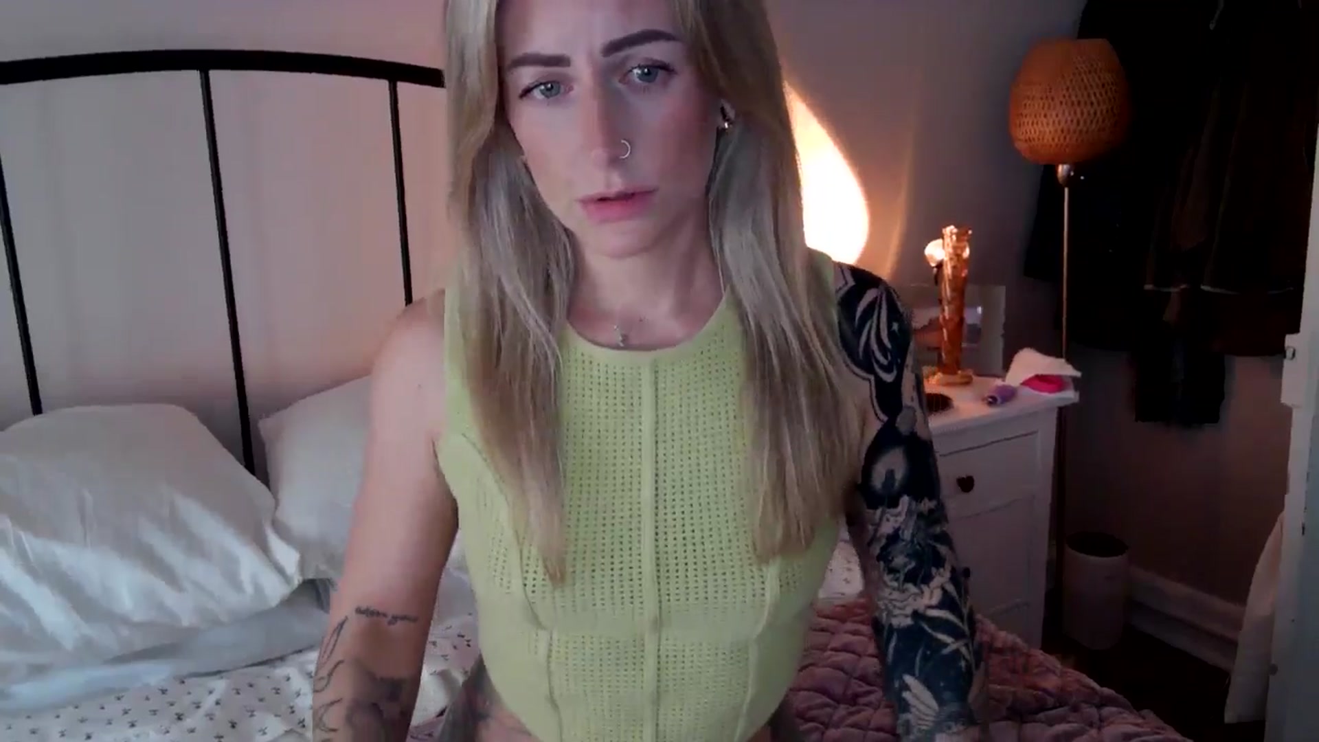 Lena_bee video thumbnail