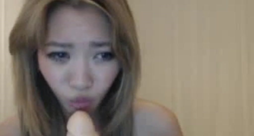 MissLawrara video thumbnail