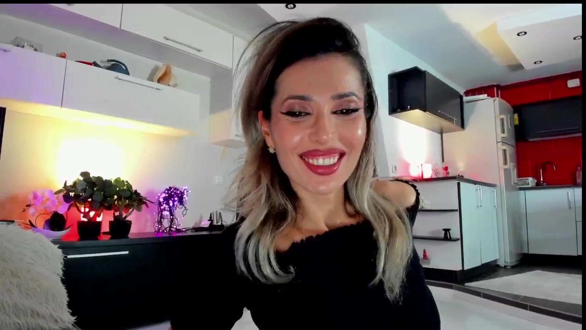 SmileyTinaa video thumbnail