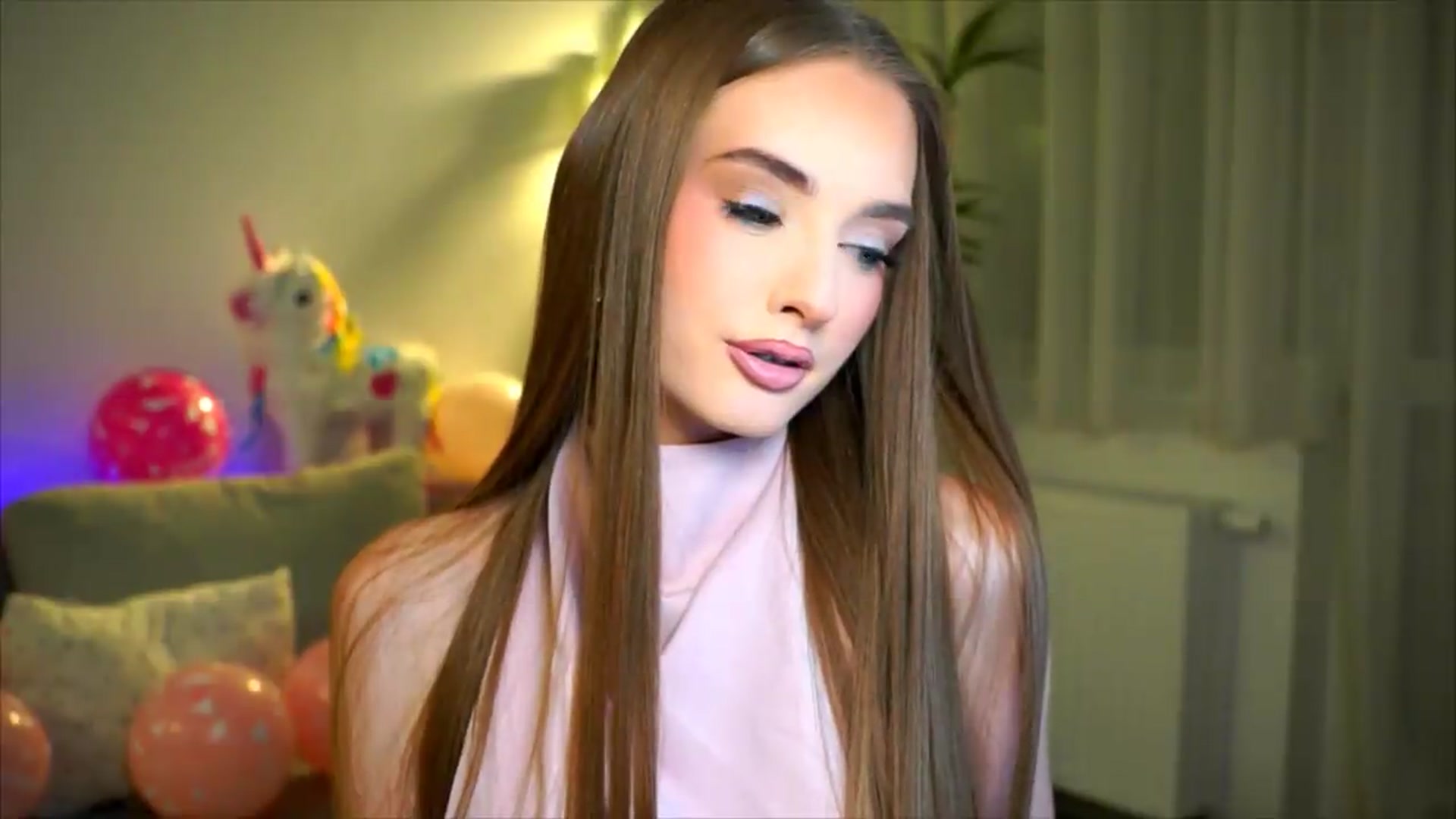 petitegonwild video thumbnail