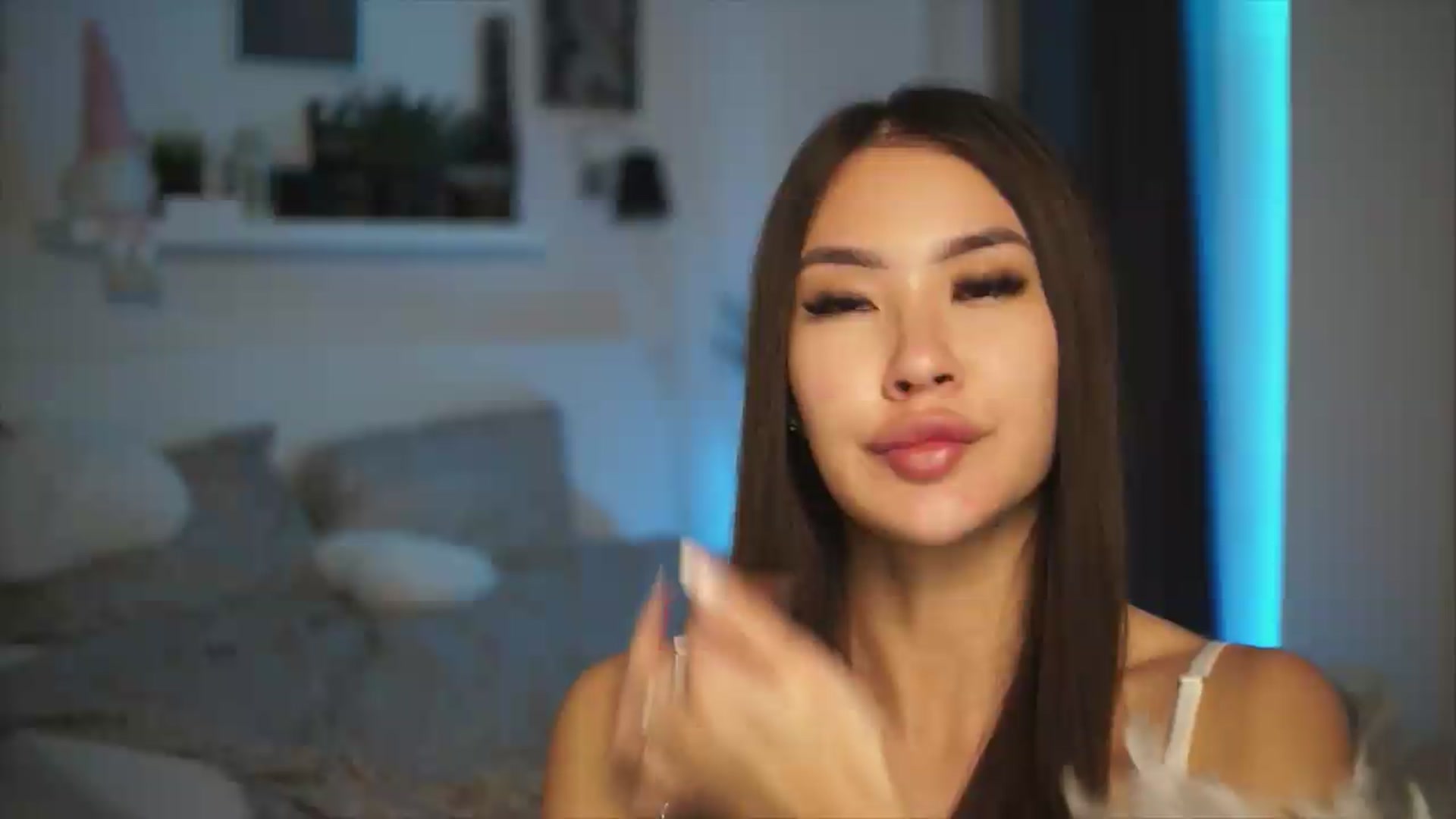 SimpleMai video thumbnail