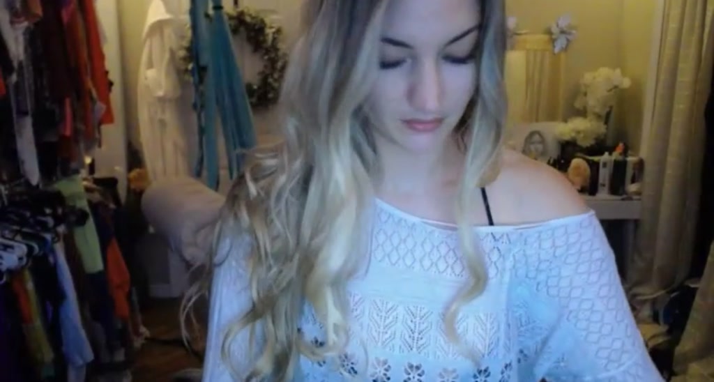 Skye_Evans_ video thumbnail