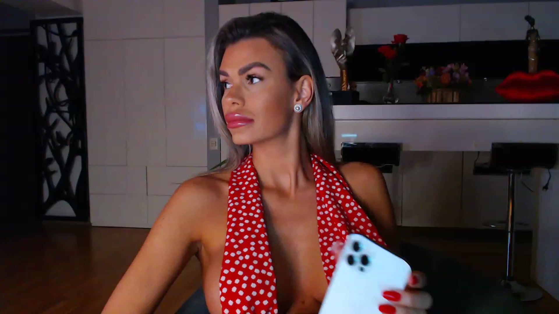 D_y_y video thumbnail
