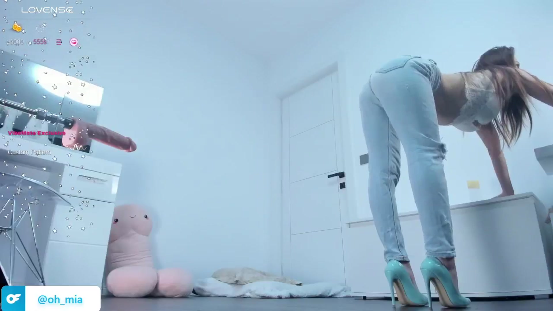OhMyMiaa video thumbnail